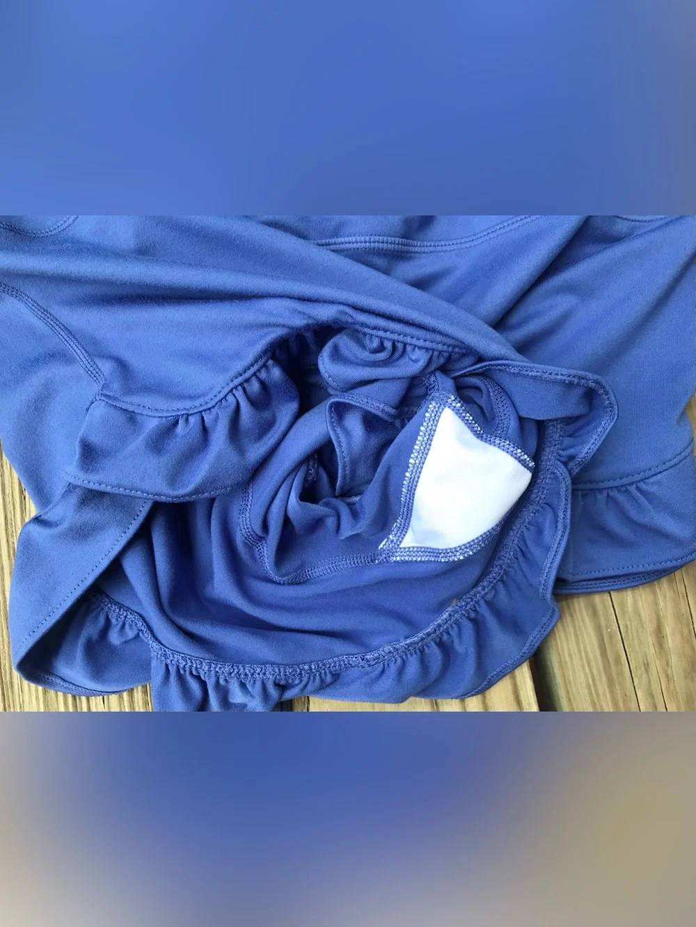 NWOT Ladies L FREE PEOPLE Movement Purple Blue Ruffle Hem Workout Shorts
